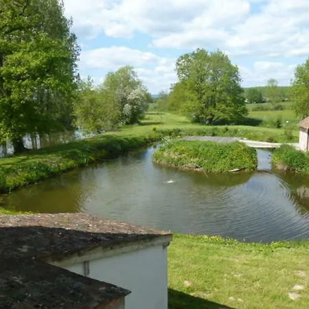 Le Moulin De Beaudet بيت للعطل *
